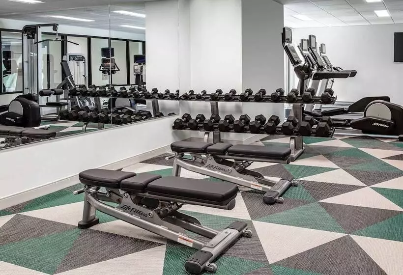 ホテル Element Iowa City