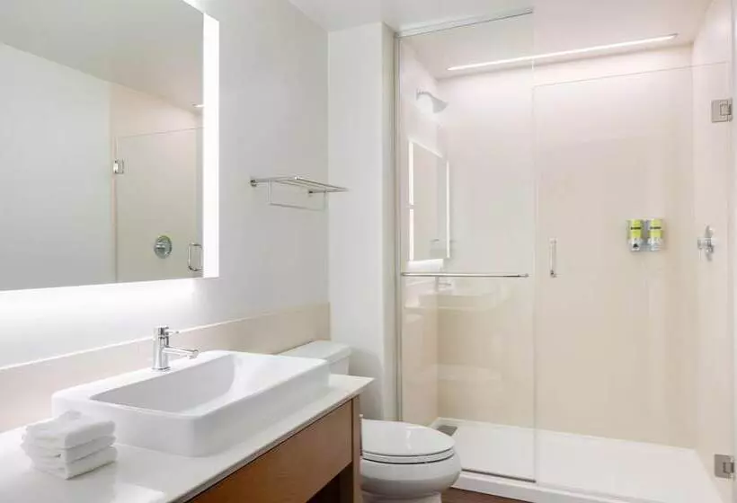 ホテル Element Iowa City