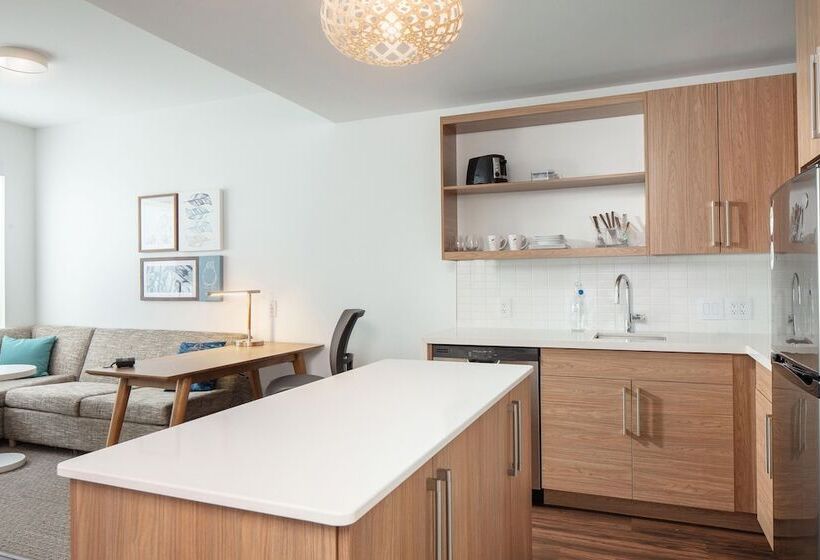 酒店 Element Iowa City