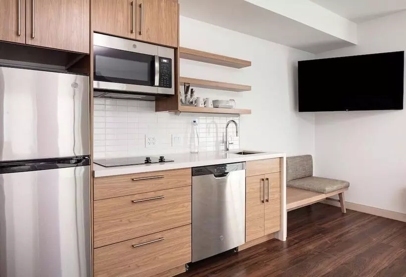 ホテル Element Iowa City