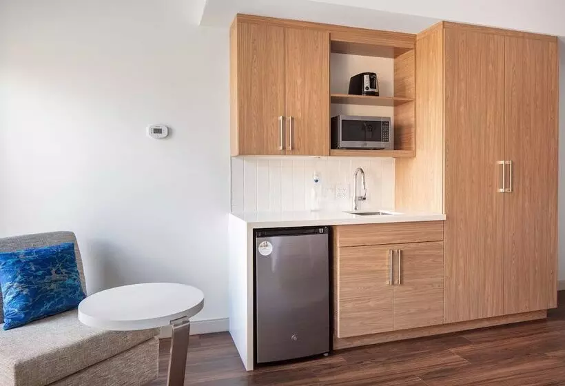 ホテル Element Iowa City