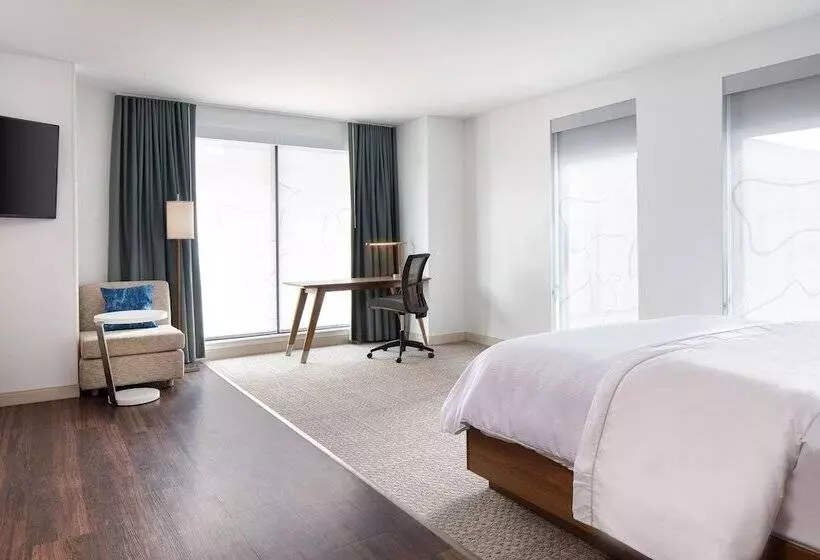 ホテル Element Iowa City