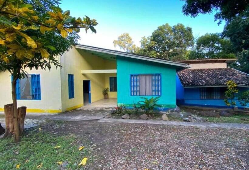 پانسیون Hostal Juan Lindo