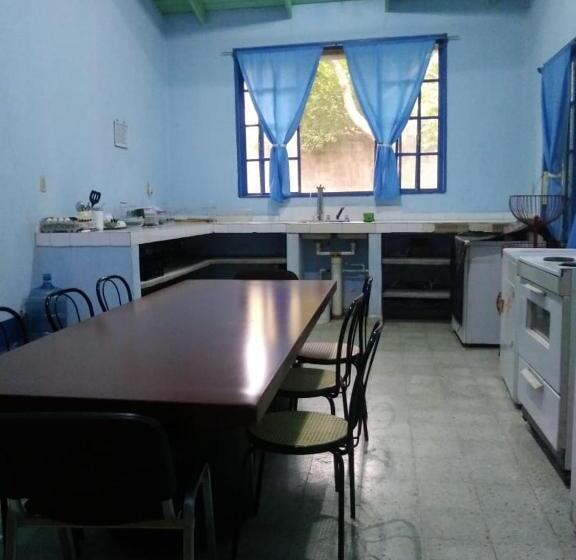 پانسیون Hostal Juan Lindo