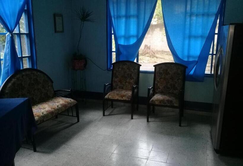 پانسیون Hostal Juan Lindo