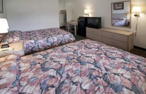 בית מלון כפרי American Eagle Inn Fayetteville