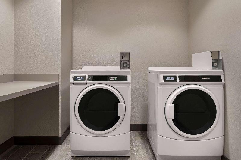 호텔 Laquinta Inn & Suites By Wyndham San Bernardino