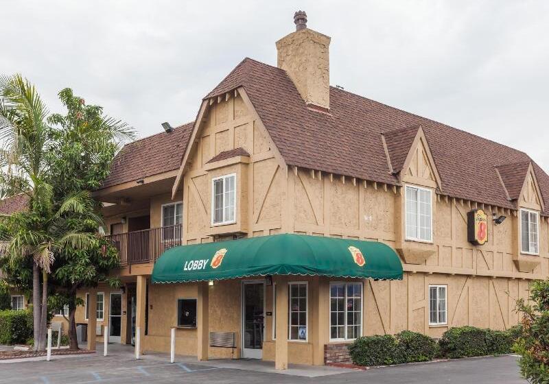 호텔 Laquinta Inn & Suites By Wyndham San Bernardino