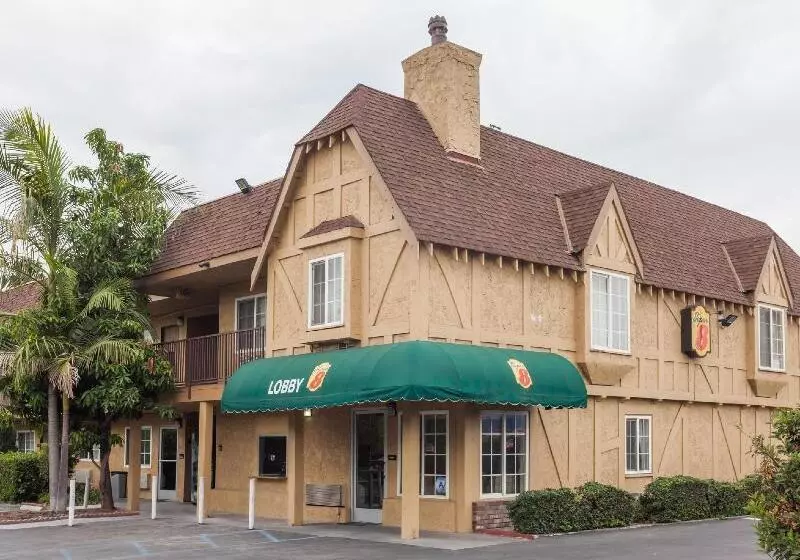 호텔 Laquinta Inn & Suites By Wyndham San Bernardino