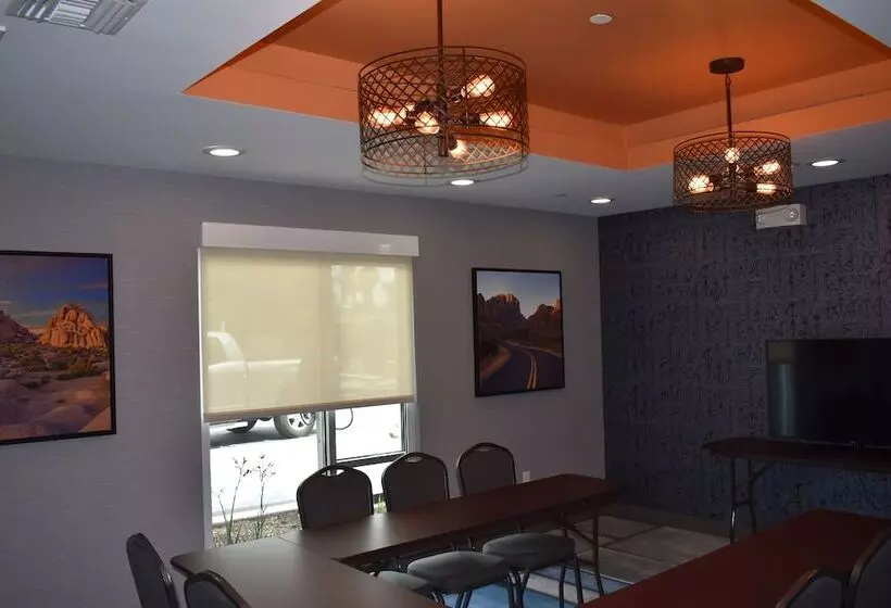 호텔 Laquinta Inn & Suites By Wyndham San Bernardino