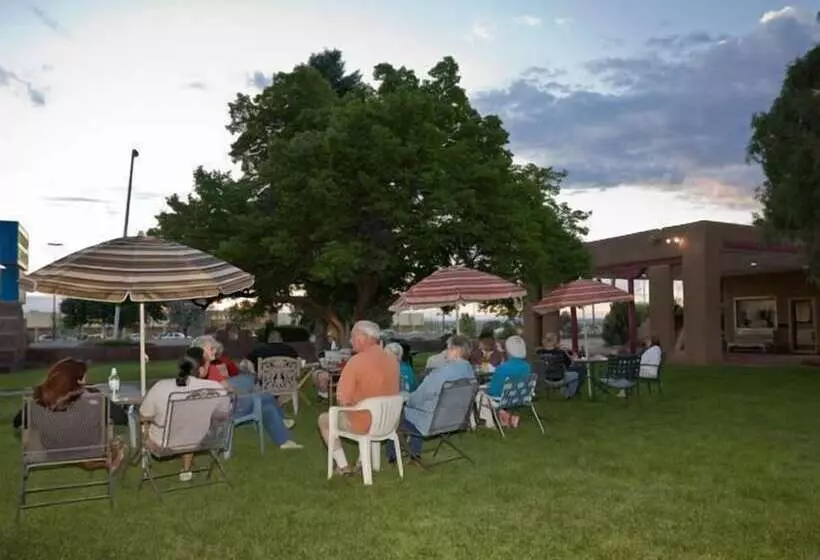 Отель Sun God Lodge