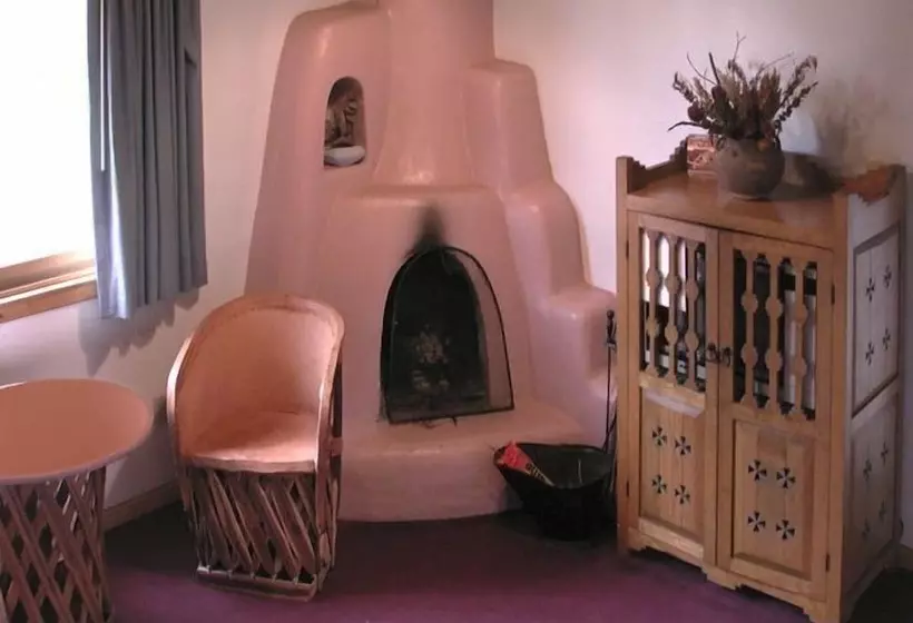 Отель Sun God Lodge