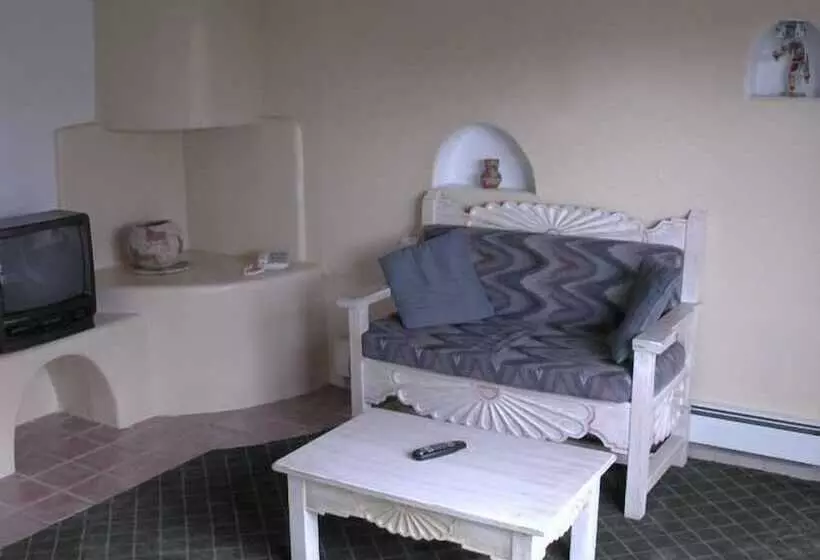 Отель Sun God Lodge