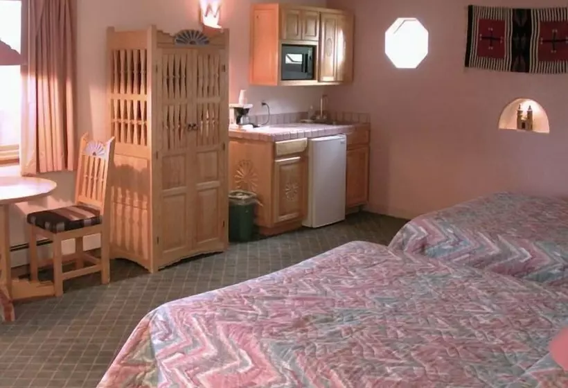 Отель Sun God Lodge