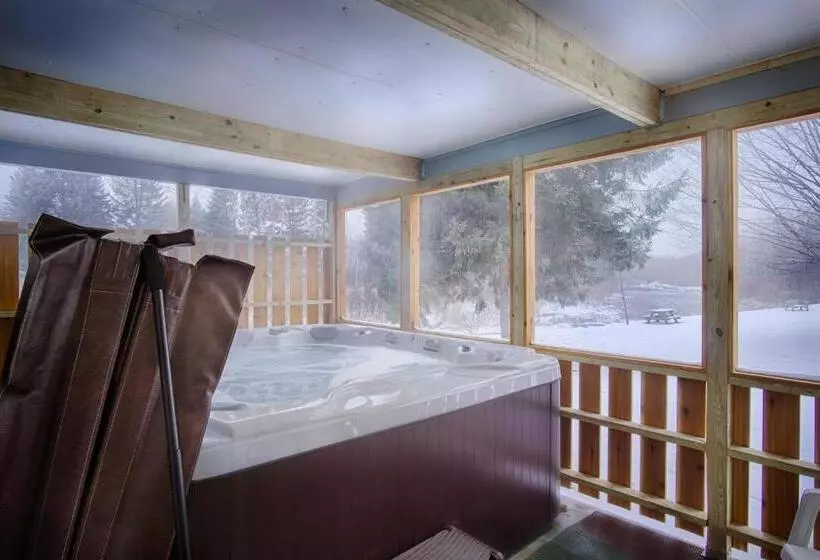 Отель Sun & Ski Inn And Suites