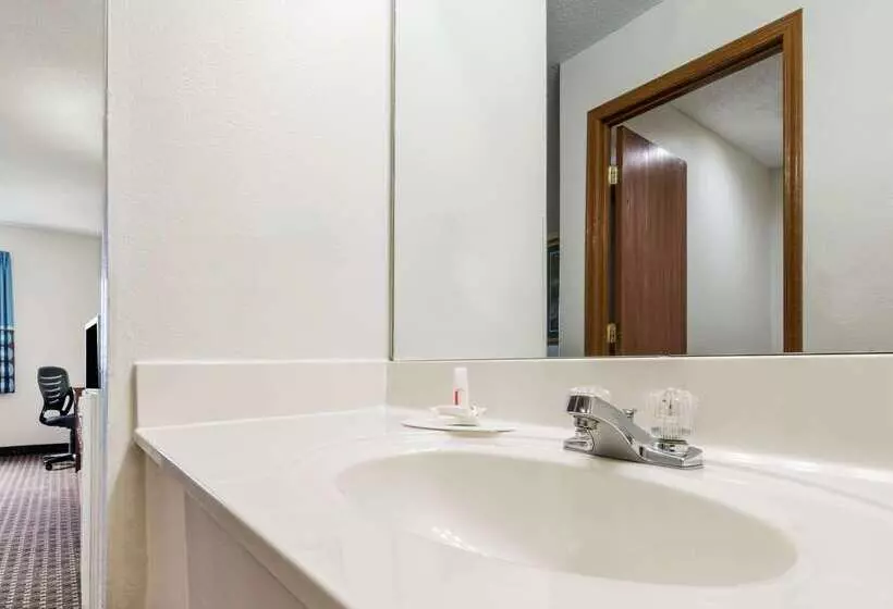 ホテル Super 8 By Wyndham Gardner