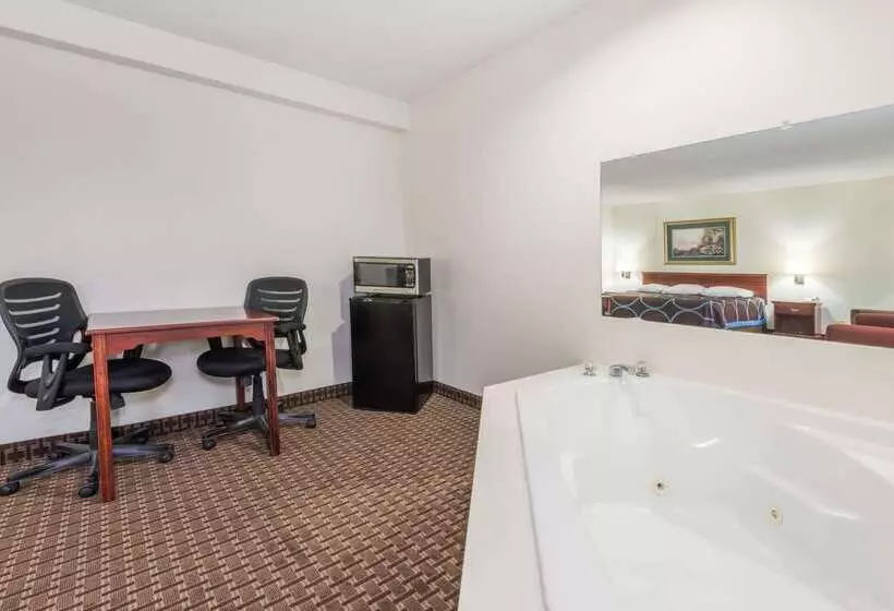 ホテル Super 8 By Wyndham Gardner