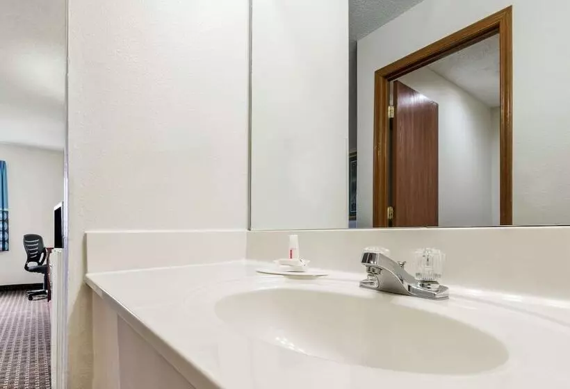 ホテル Super 8 By Wyndham Gardner