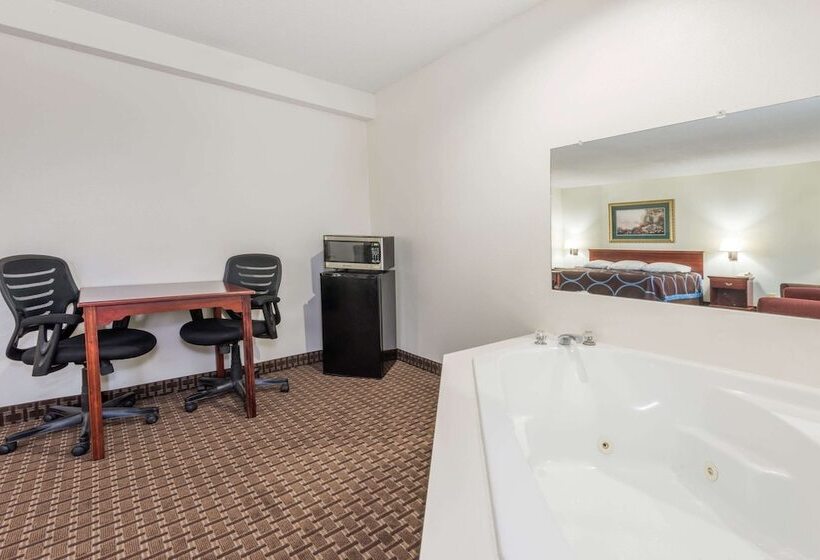 ホテル Super 8 By Wyndham Gardner