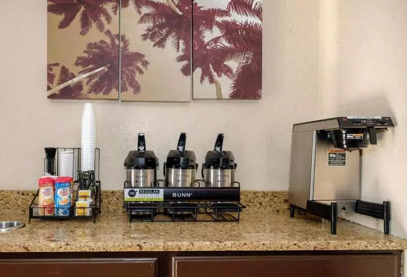 מוטל Red Roof Inn Jacksonville  Cruise Port