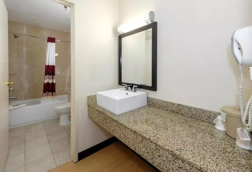 מוטל Red Roof Inn Jacksonville  Cruise Port