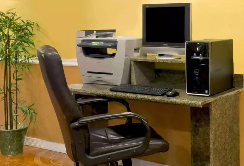 مُتل Super 8 By Wyndham Alamogordo