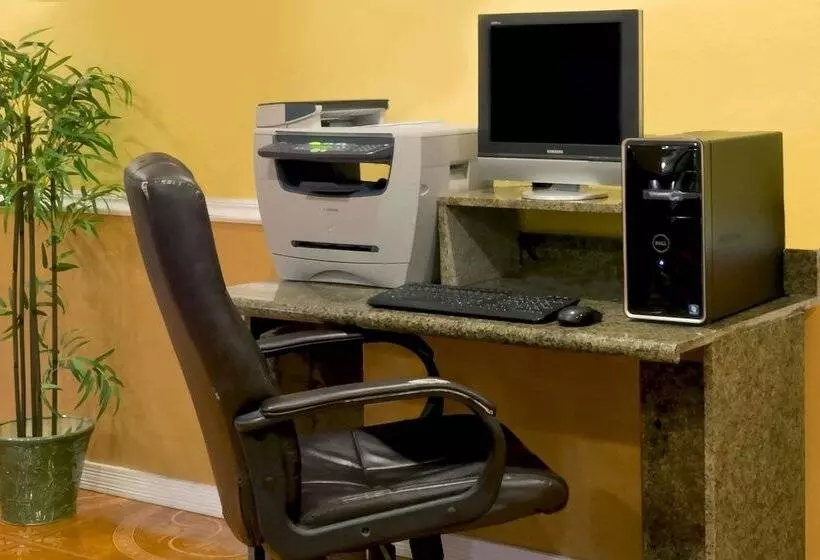 مُتل Super 8 By Wyndham Alamogordo