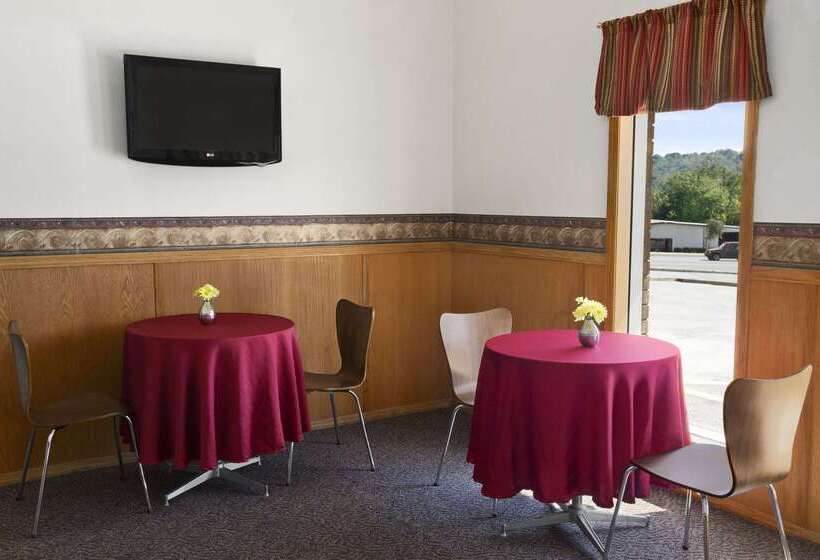 מוטל Super 8 By Wyndham Batesville