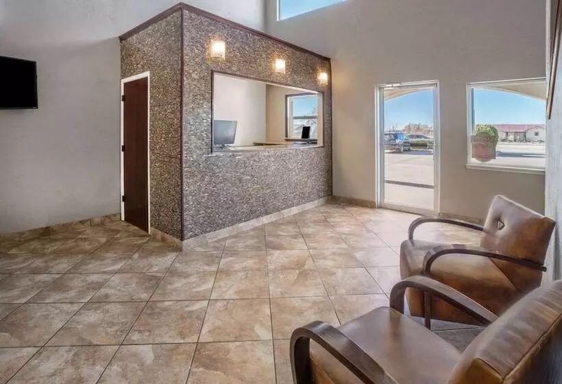 فندق على الطريق Super 8 By Wyndham Clayton