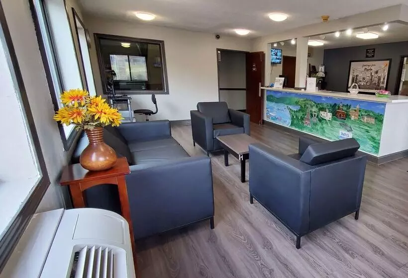 모텔 Super 8 By Wyndham Paris