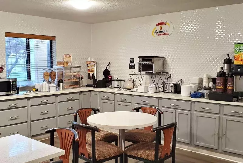 모텔 Super 8 By Wyndham Paris