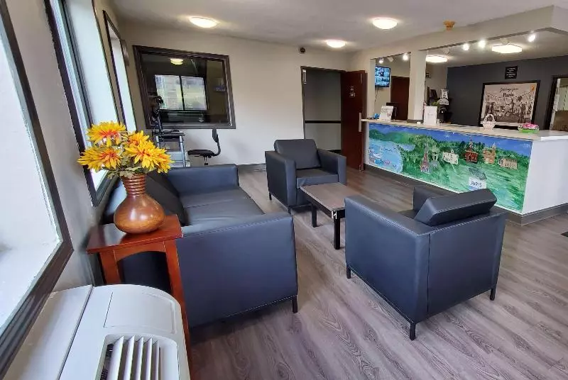 모텔 Super 8 By Wyndham Paris