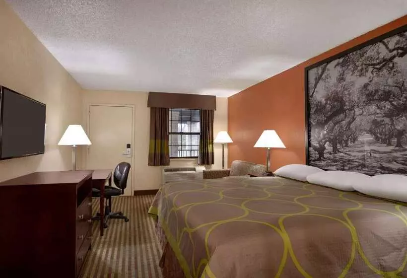 汽车旅馆 Super 8 By Wyndham Ruston