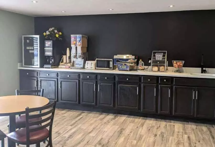 فندق على الطريق Super 8 By Wyndham Shelbyville