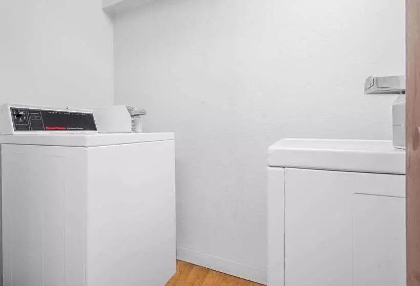 فندق على الطريق Super 8 By Wyndham Shelbyville