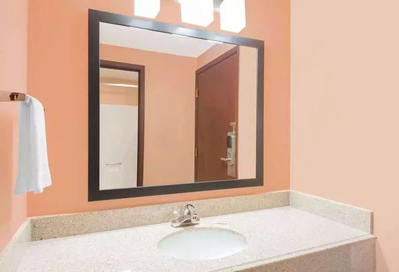 فندق على الطريق Super 8 By Wyndham Shelbyville