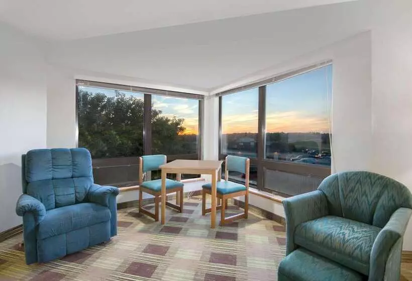 汽车旅馆 Super 8 By Wyndham Toledo