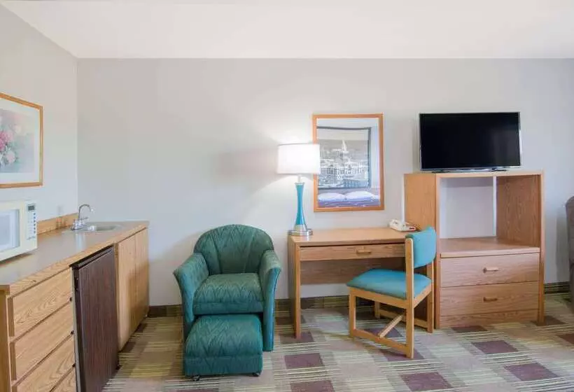 汽车旅馆 Super 8 By Wyndham Toledo