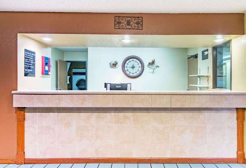 汽车旅馆  Super 8 By Wyndham Trinidad