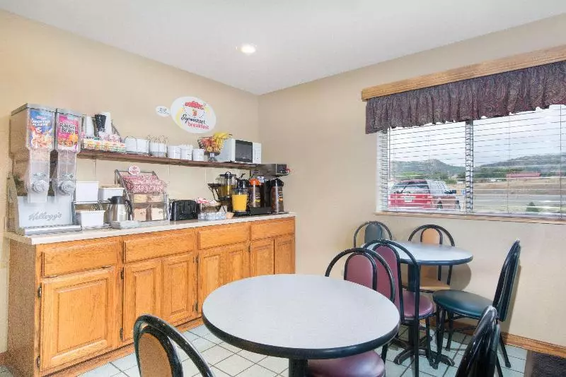 Мотель Super 8 By Wyndham Trinidad