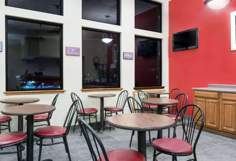 モーテル Super 8 By Wyndham Winona Mn