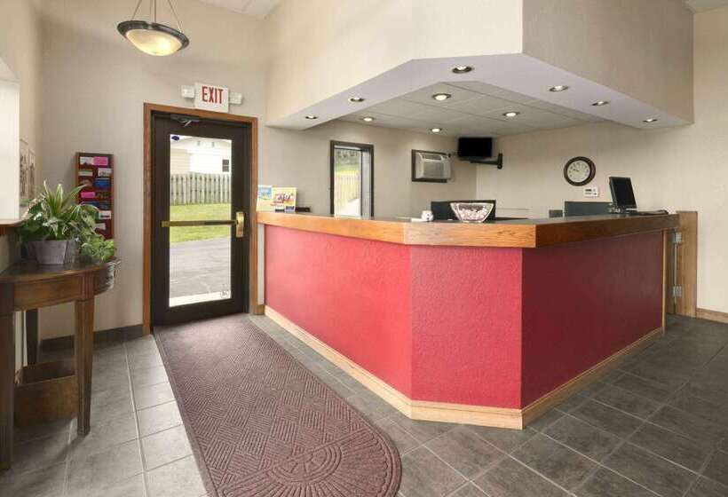 Motel Super 8 By Wyndham Winona Mn