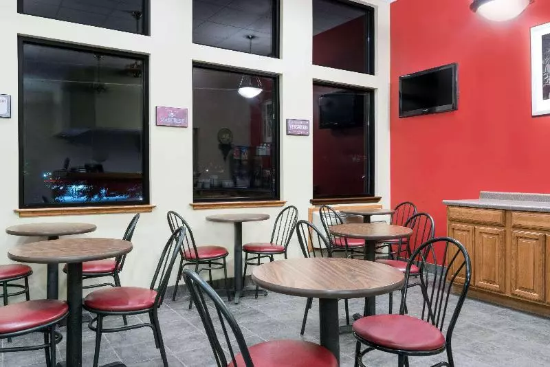 モーテル Super 8 By Wyndham Winona Mn