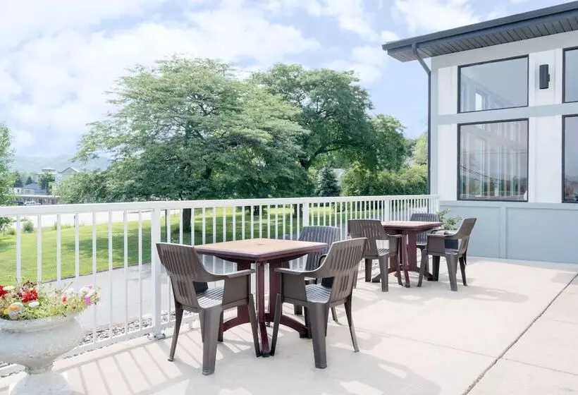 モーテル Super 8 By Wyndham Winona Mn