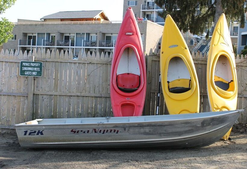 モーテル The Sundowner On Lake George