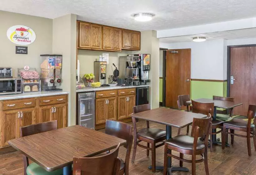 Мотель Super 8 By Wyndham North Sioux City