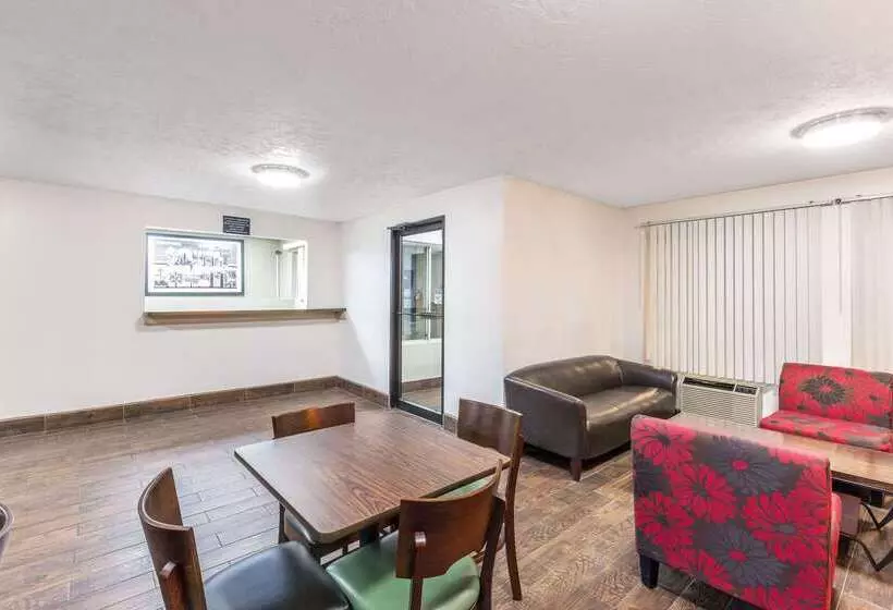 Мотель Super 8 By Wyndham North Sioux City