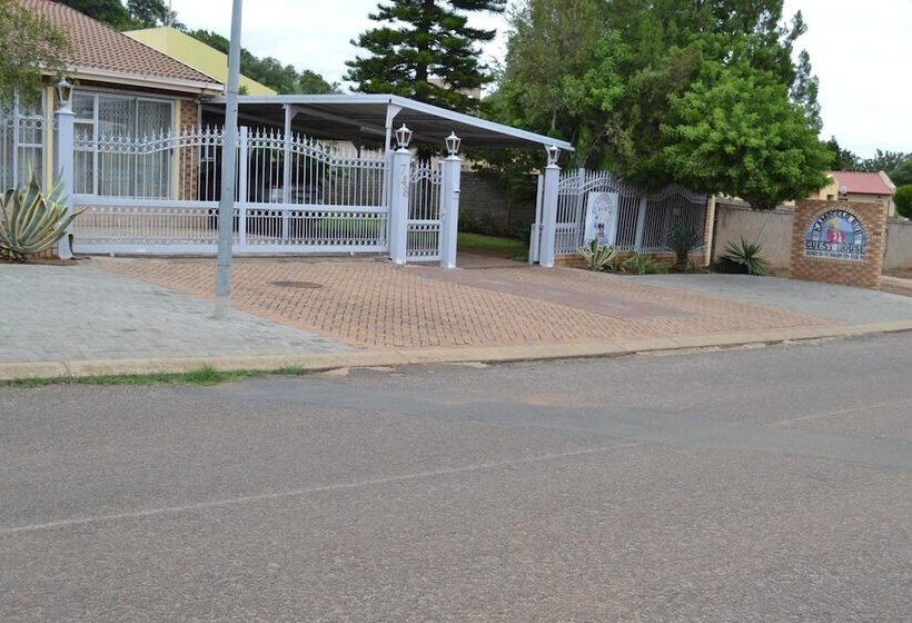 펜션 Kamogelo Guest House