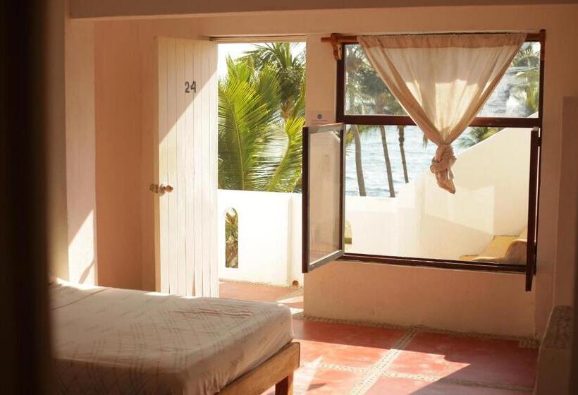 ユースホステル La Coral Beach House