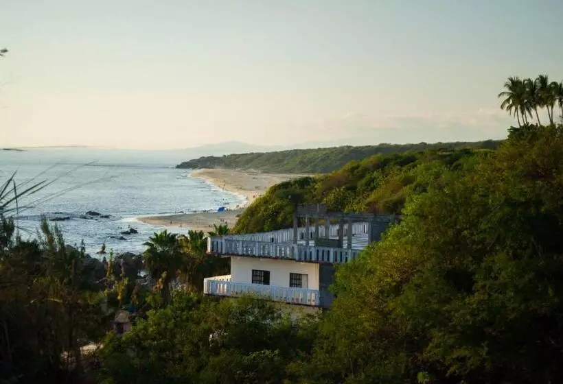 ユースホステル La Coral Beach House